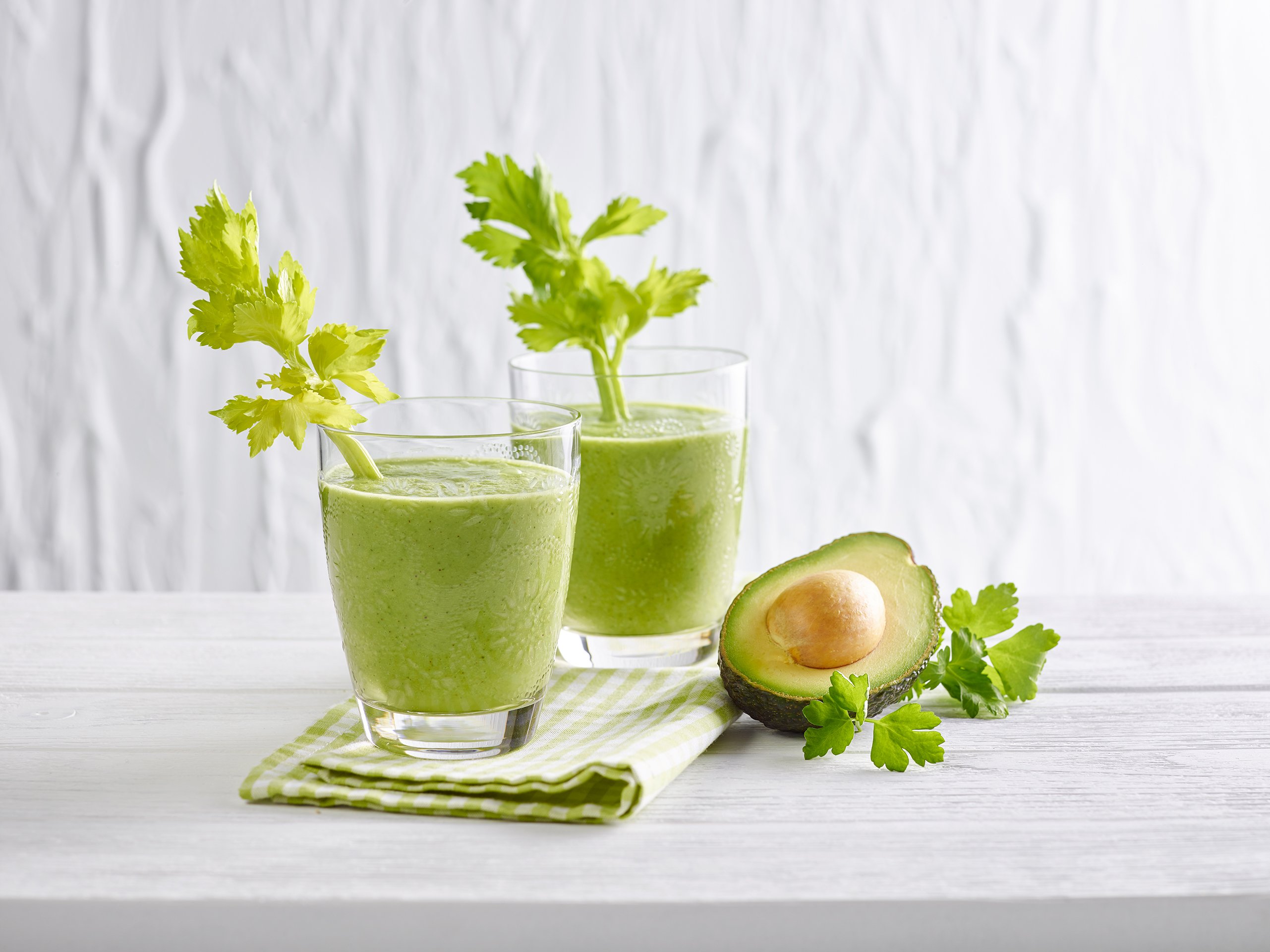 Green Smoothie With Parsley And Avocado — Recipe Kotányi 8882