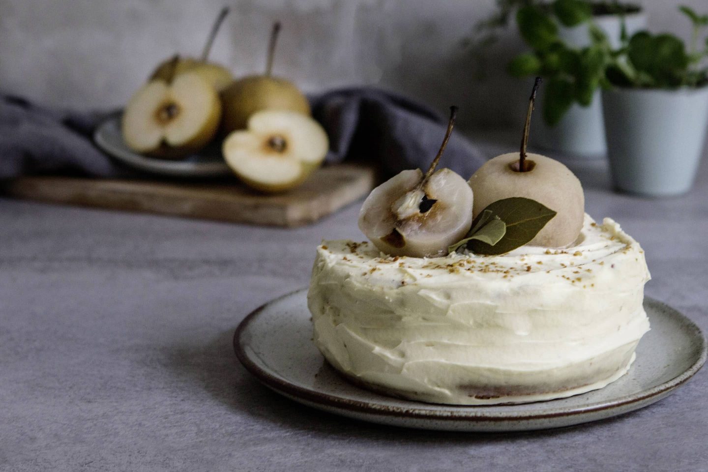 Lebkuchen-Kecks-Kuchen mit pochierten Birnen Kotányi