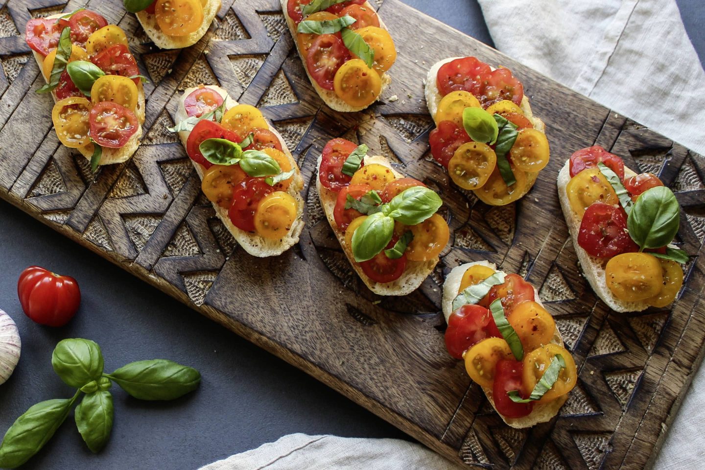 Crostini with tomatoes