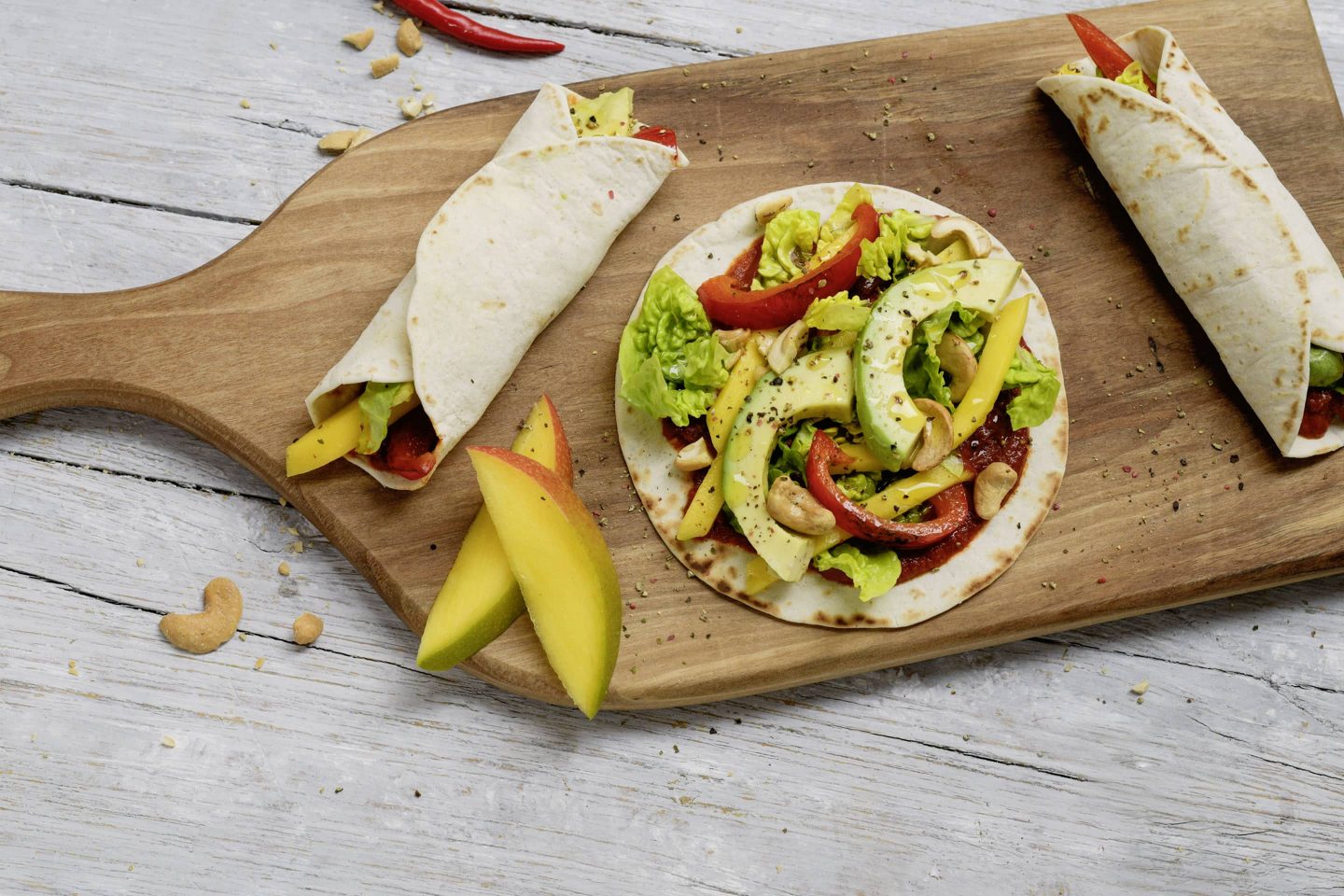 VEGGY Hot+Spicy Mango-Avocado-Wraps
