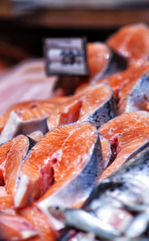 Lachs Steaks in der Kühltheke