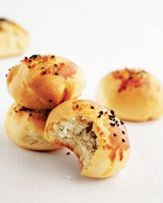 Brötchen mit Schwarzkümmel bestreut