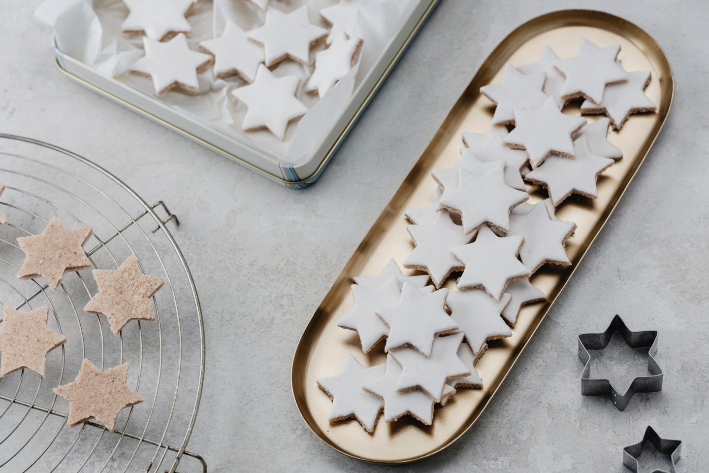 Cinnamon Stars on a golden plate