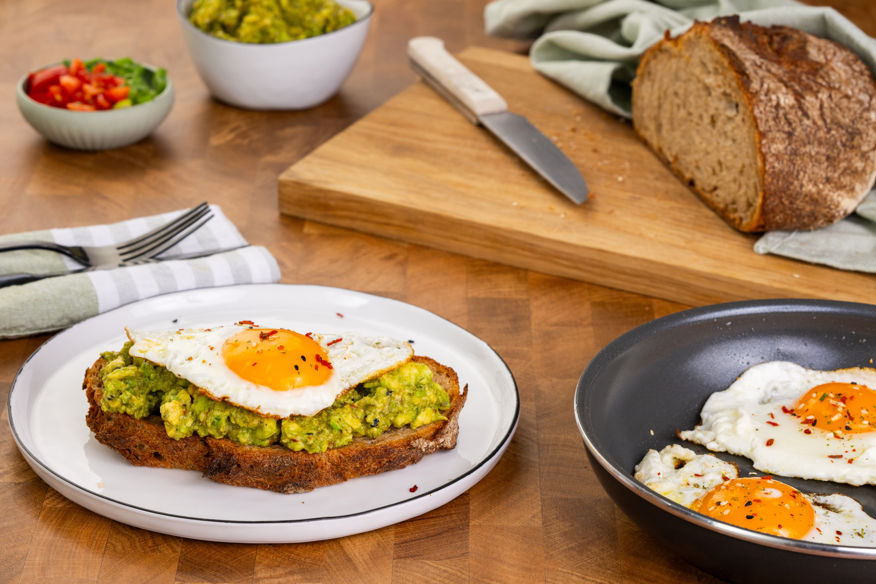 Röstbrot Mit Avocado Mash & Spiegelei